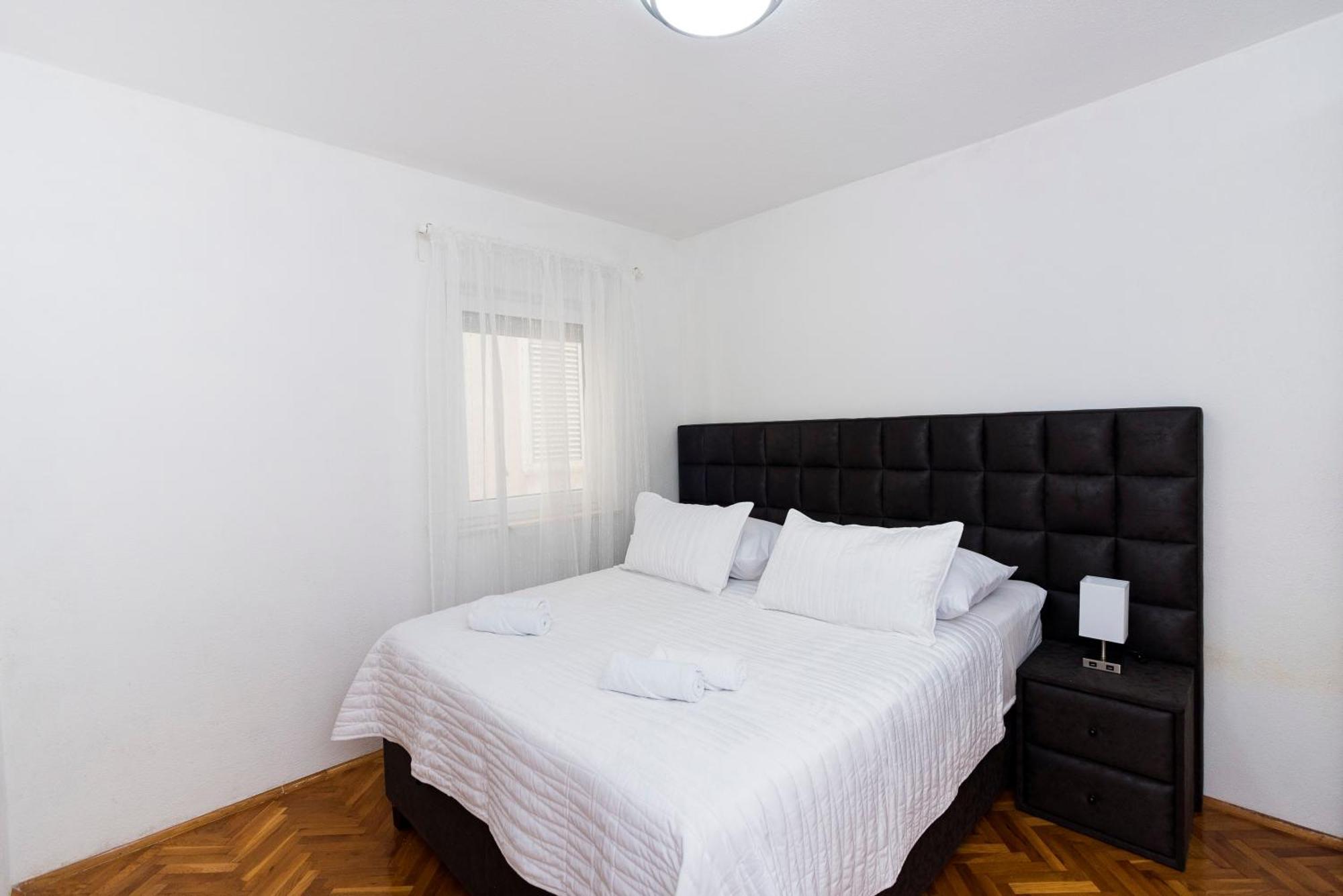 Kaštela M&M Pelivan Apartment מראה חיצוני תמונה